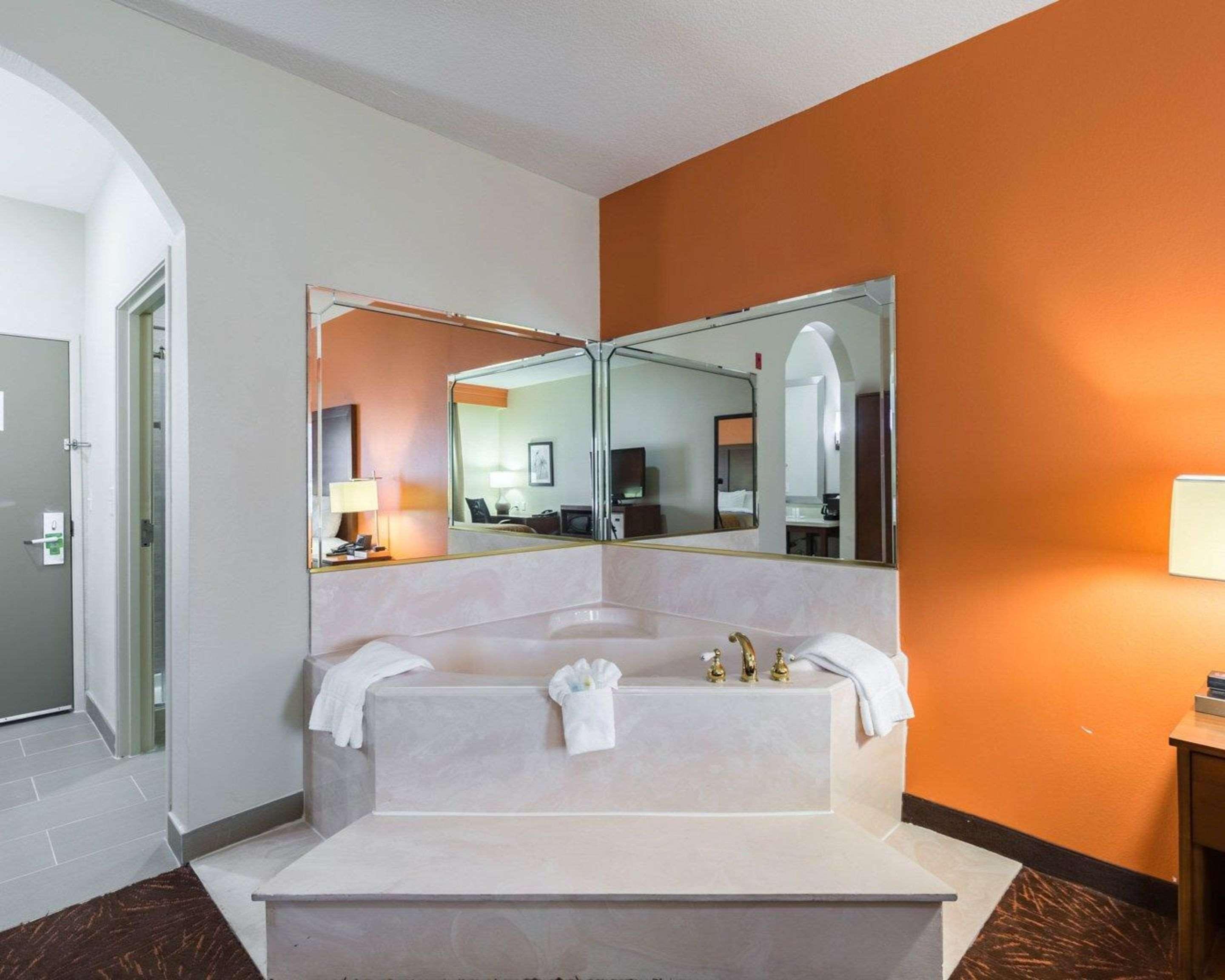 Econo Lodge Inn & Suites East Houston I-10 Eksteriør bilde