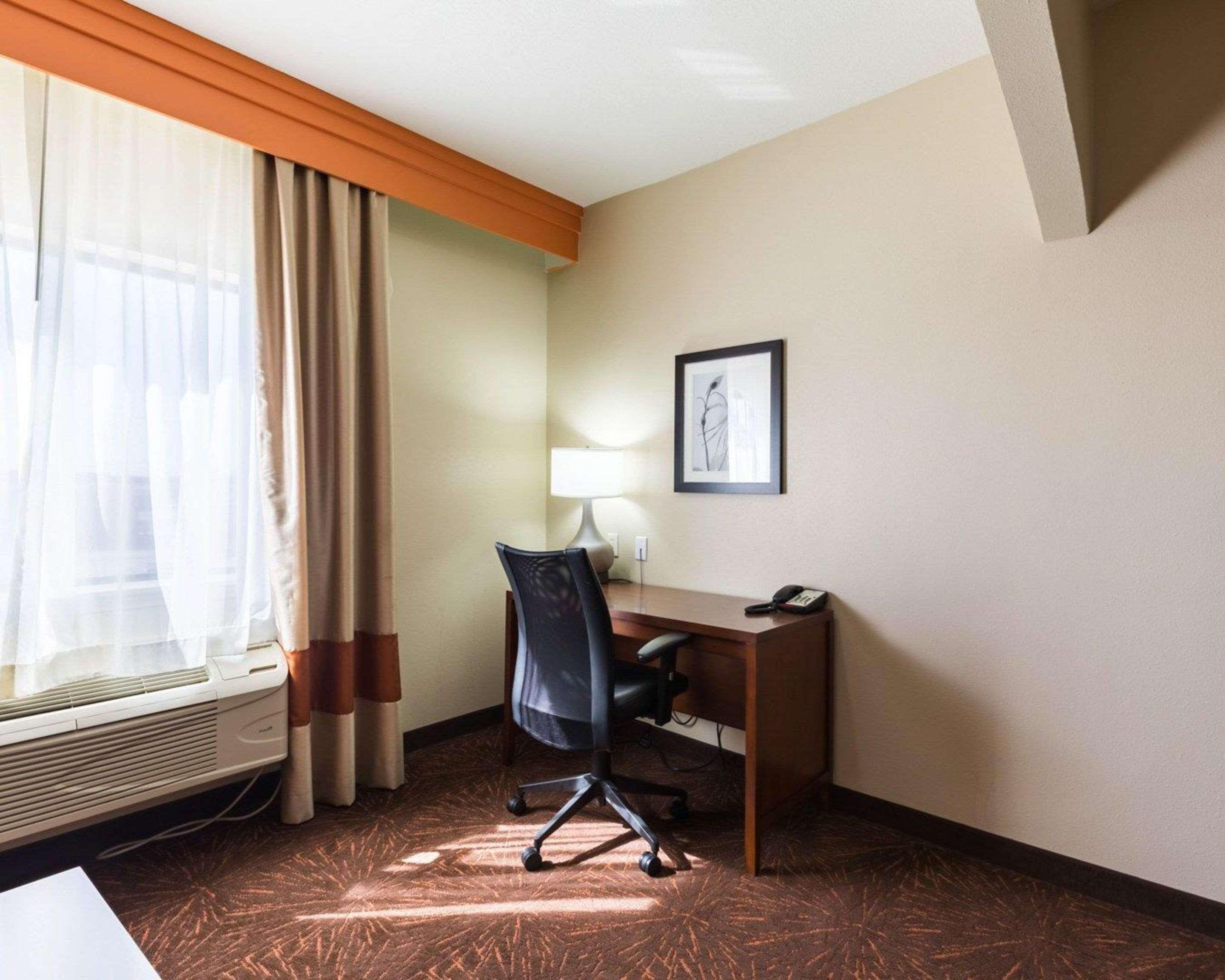 Econo Lodge Inn & Suites East Houston I-10 Eksteriør bilde