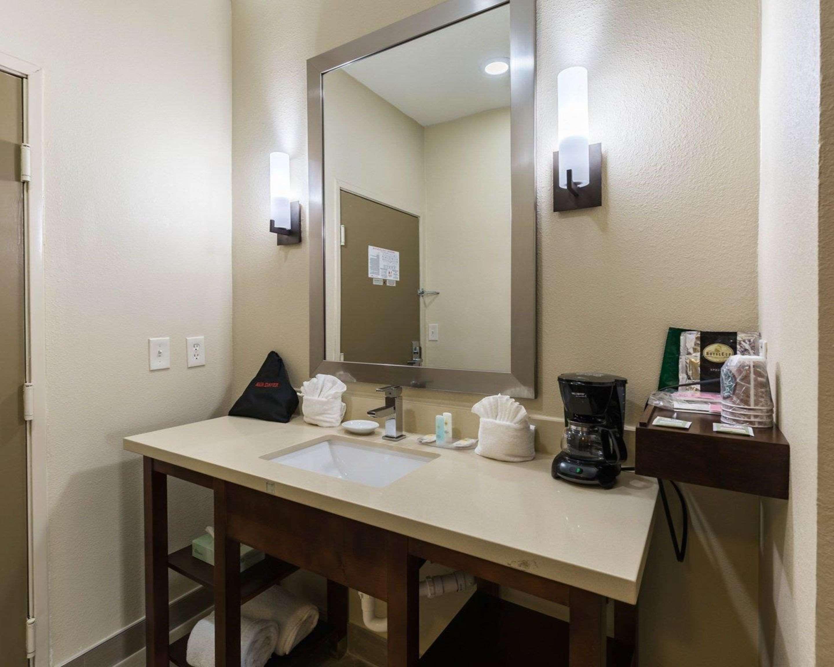 Econo Lodge Inn & Suites East Houston I-10 Eksteriør bilde