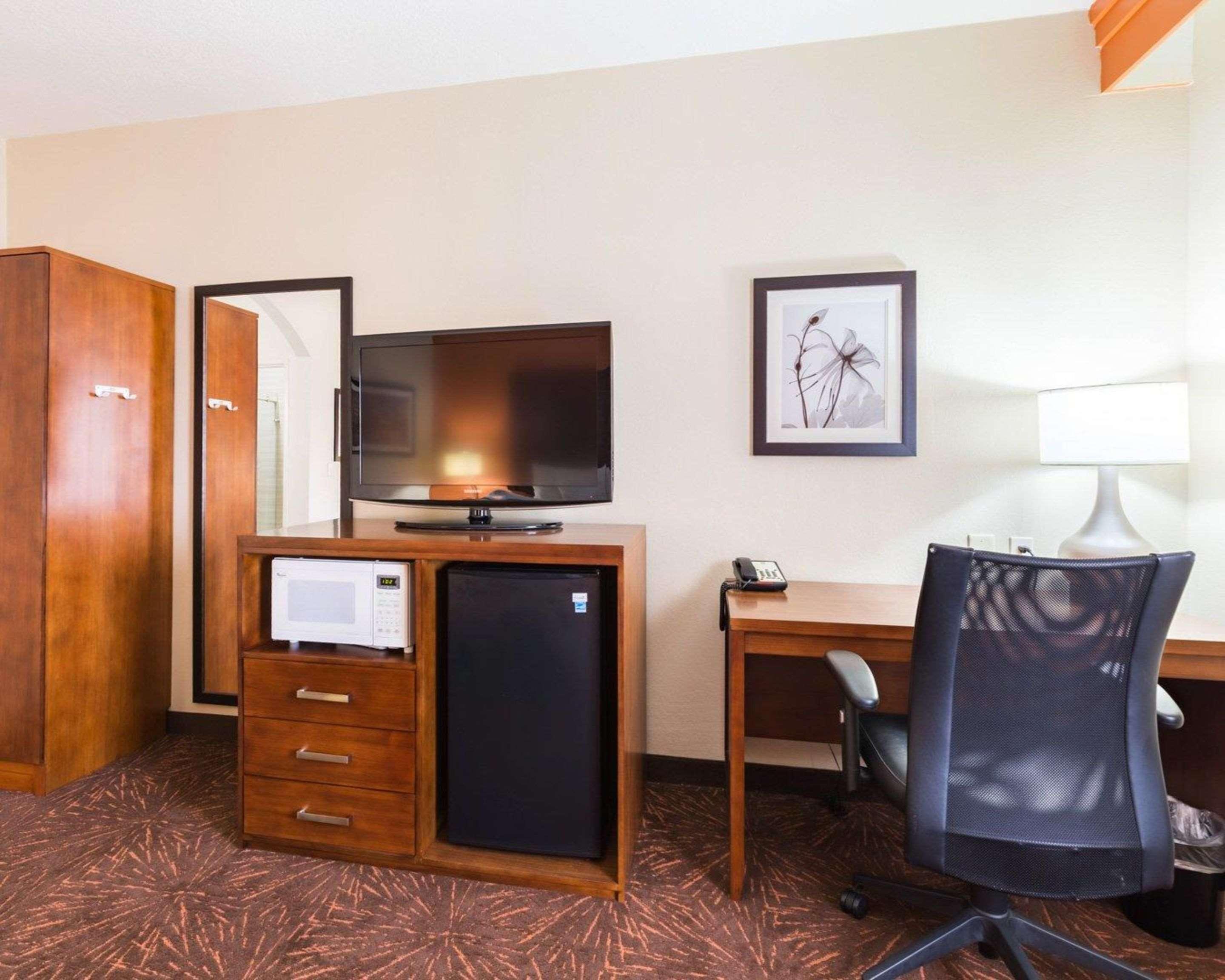 Econo Lodge Inn & Suites East Houston I-10 Eksteriør bilde