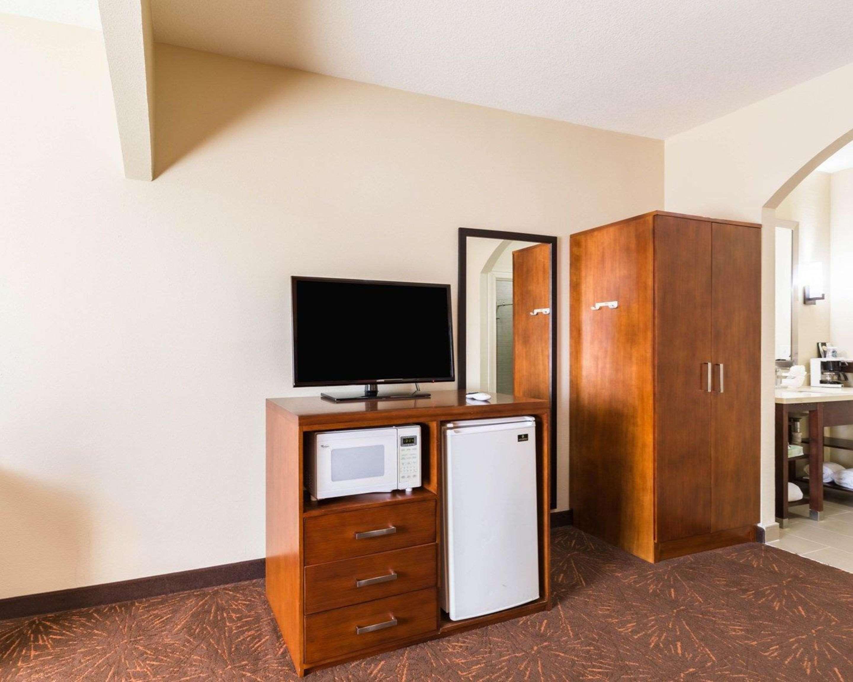 Econo Lodge Inn & Suites East Houston I-10 Eksteriør bilde